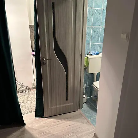 Un Coltisor De Rai Apartment